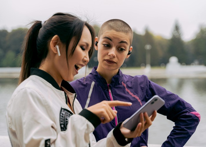 Travel-Friendly Bluetooth Earbuds for Long Flights