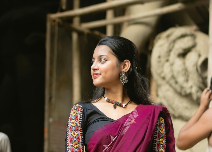 Designer Blouse Online: Elevate Your Ethnic Look with Global Fashion Trends