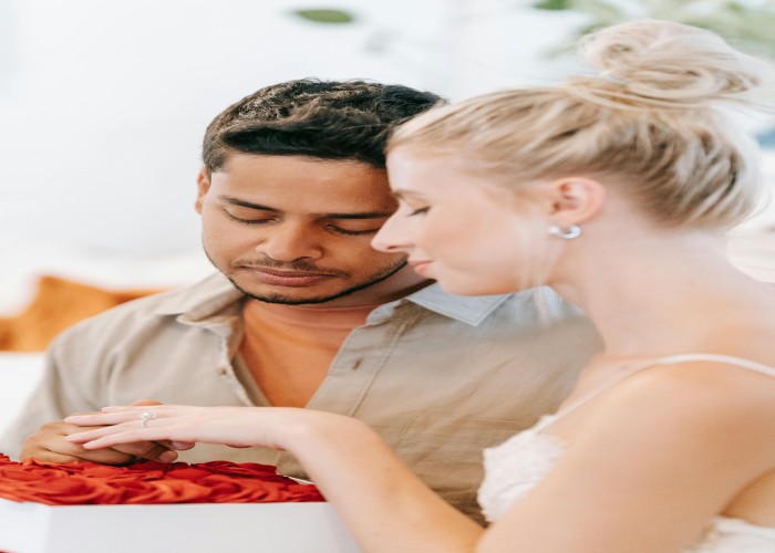 Gifts for Her Under $50: Affordable, Thoughtful & Stylish Ideas She’ll Adore