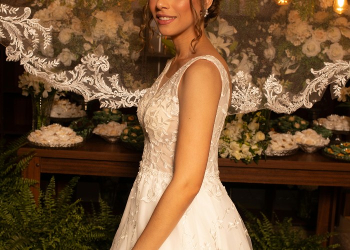 Buy Simple Gowns: Discover Effortless Elegance for Every Woman