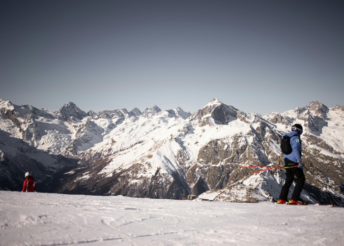 Packing List for a Switzerland Europe Winter Vacation: The Smart, Stress Free Way to Travel Warm and Light