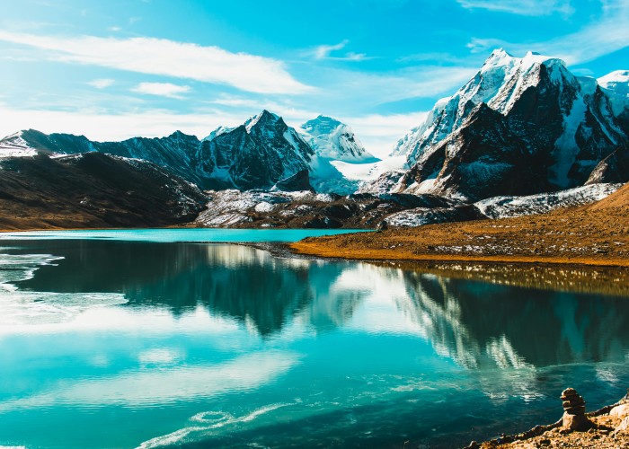Oeschinensee Lake Trail Loop By A Turquoise Alpine Lake Near Kandersteg