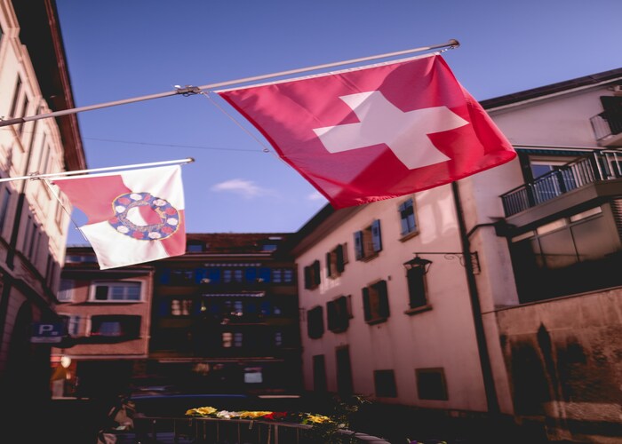 Swiss Languages Explained: A Fascinating Guide to Switzerland’s Multilingual Identity