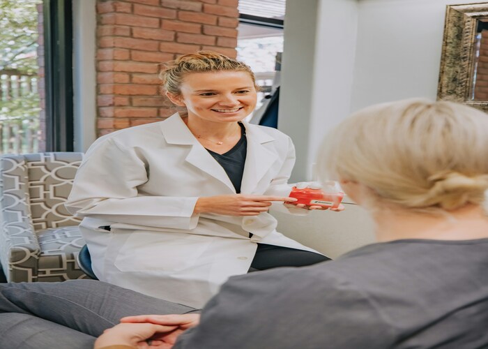 Speak with Confidence at the Doctor’s Office: English for Medical Conversations Made Simple