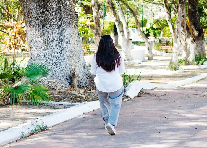 Backwards Walking Benefits: The Surprising Health Boost Hidden in a Simple Reverse Step