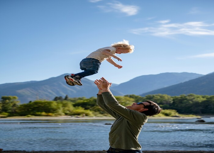 Modern Parenting Tips for American Families to Raise Confident and Happy Children